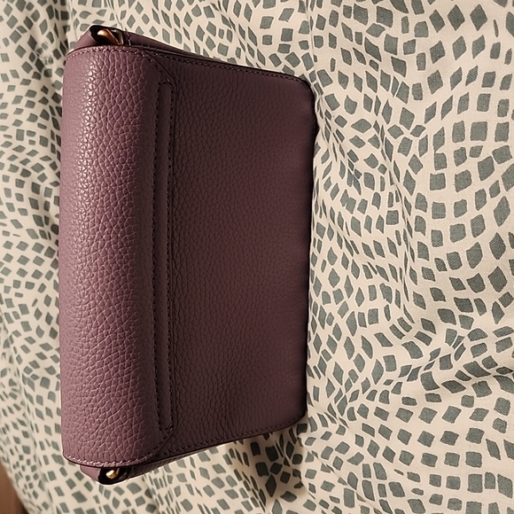 Tory Burch Olivia Pebbled Purple Leather Bag - Picture 9 of 9